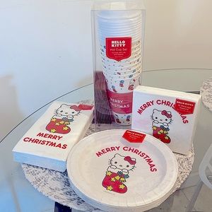 🎄🎀Hello Kitty Set of Disposable Paper Plates, Cups, Napkins & Beverage Napkins